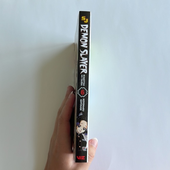 Demon Slayer by Koyoharu Gotouge Volume 6 - Picture 3 of 3